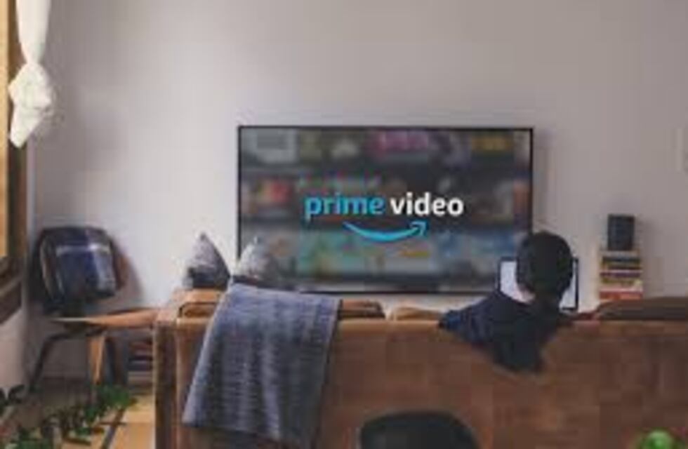 La película erótica que reseñaron como “la peor de todos los tiempos” llega a Amazon Prime Video