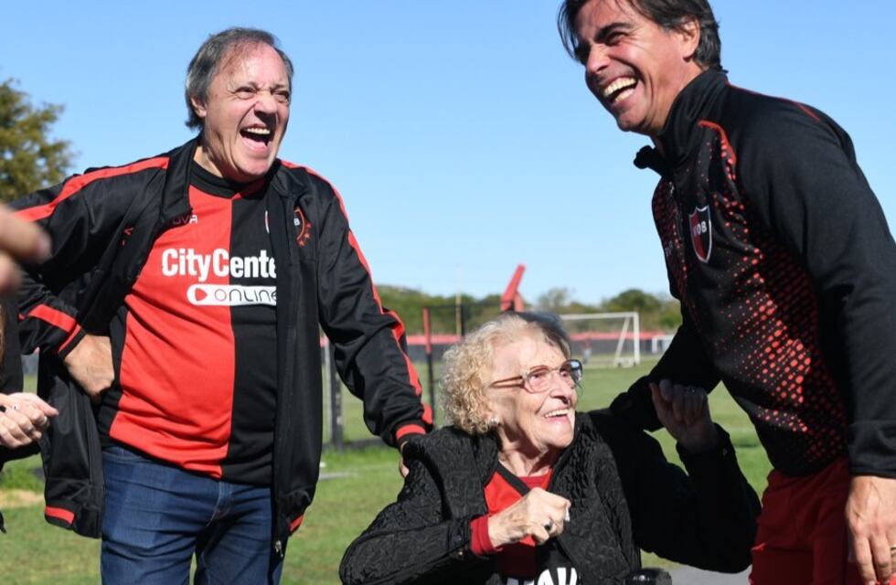Plantel de Newell’s recibió a Maruca, la abuela que se emocionó en el Coloso