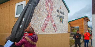 Tolhuin: el municipio acompañó la inauguración del mural de la artista Florencia Rojas