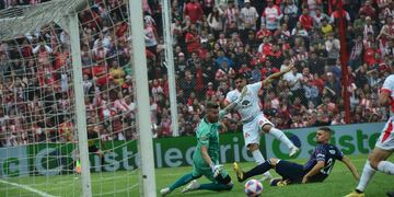 El intenso clásico entre Instituto y Talleres terminó con goleada Albiazul (Javier Ferreyra / La Voz).