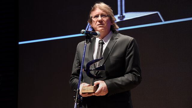 Distinguen a los periodistas Cox, Piqué y Daniel Enz