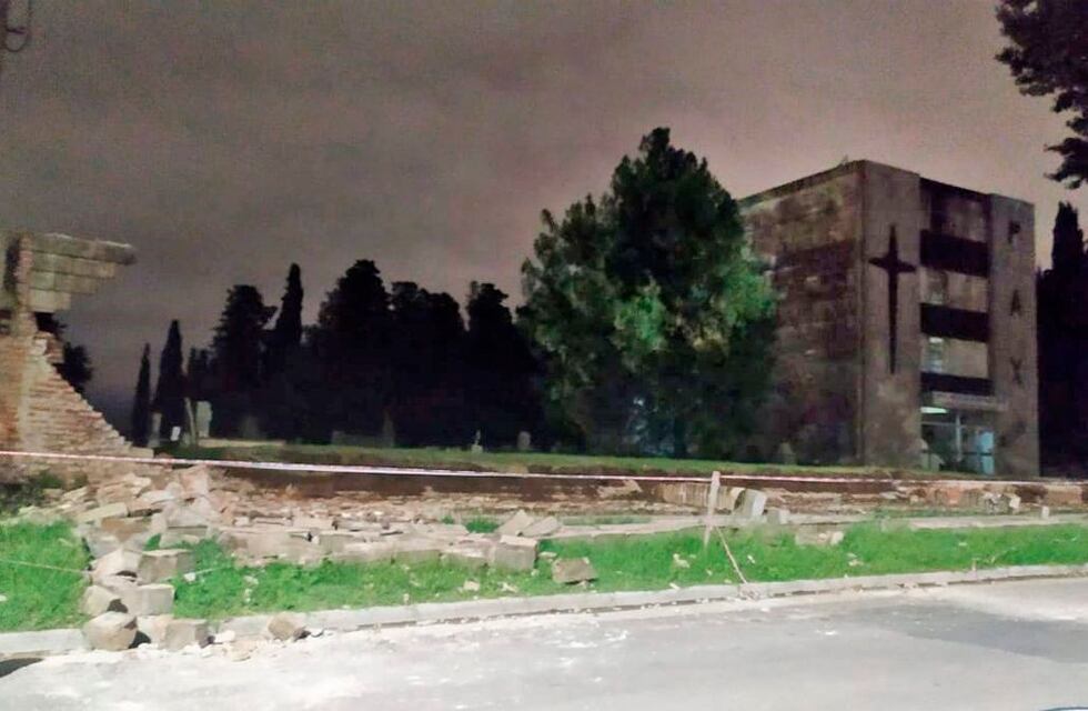 Río Cuarto: se derrumbó un muro del cementerio