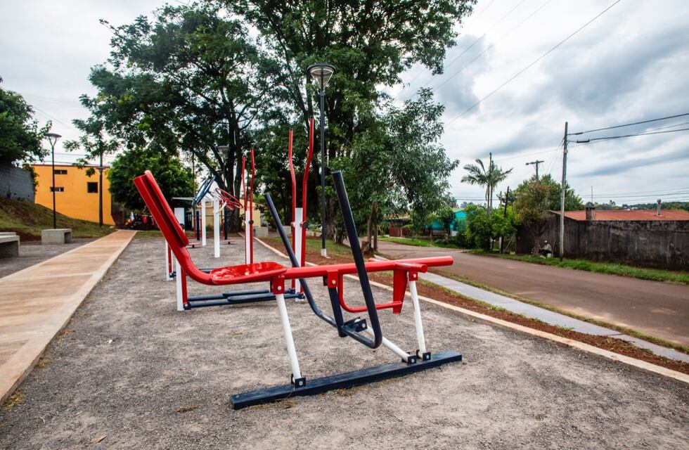 San Vicente: inauguraron  una plaza saludable y anunciaron el asfaltado de 200 cuadras