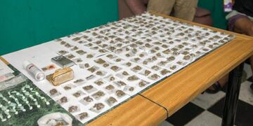 La PSA secuestró 677 gramos de marihuana y 21 gramos de cocaína.