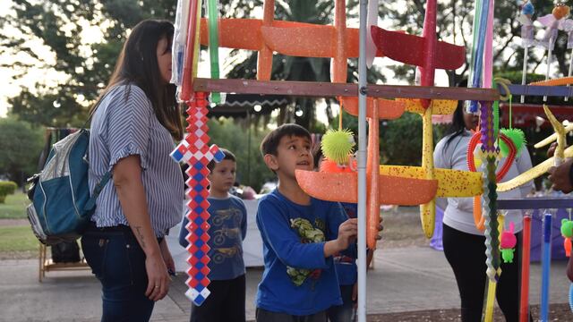 Plaza Feria en la 25 de Mayo