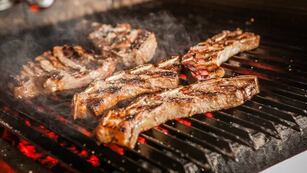 Córdoba: cuánto costó hacer un asado para 10 personas en junio.