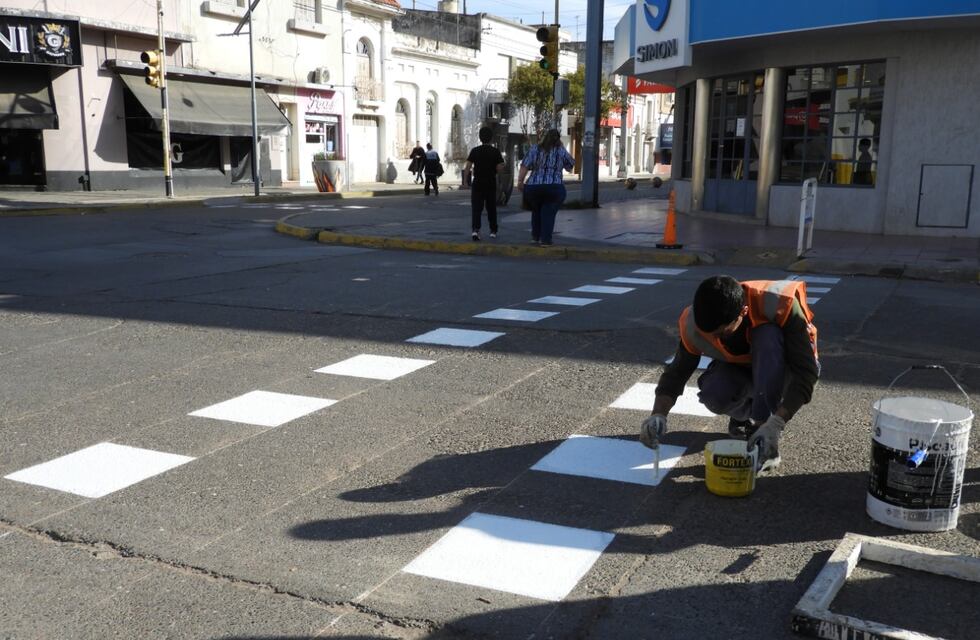 Nuevos cortes de tránsito para repintado de sendas peatonales en el centro