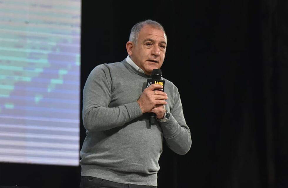 El exabrupto de Luis Juez en su cierre de campaña: “Por qué no me chup... un huevo”