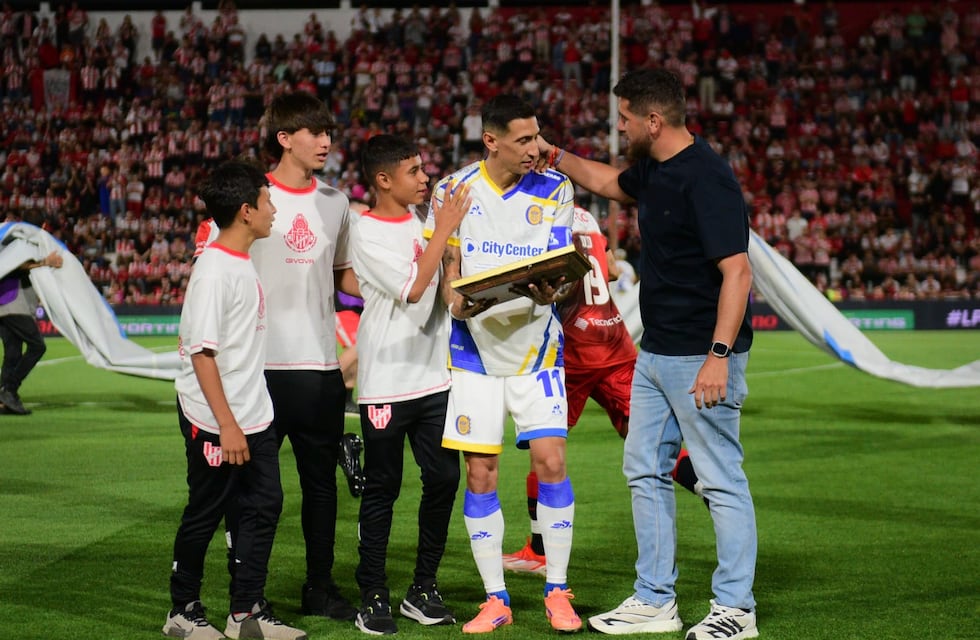 Instituto le rindió a Ángel Di María el homenaje que le faltaba, en Córdoba