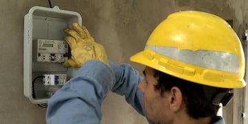 Los operarios detectaron conexiones irregulares en casi la mitad de los locales.