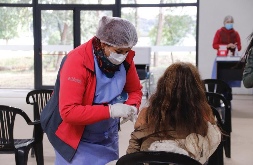 Otras 600 personas se vacunaron contra el Covid-19 este viernes en Carlos Paz
