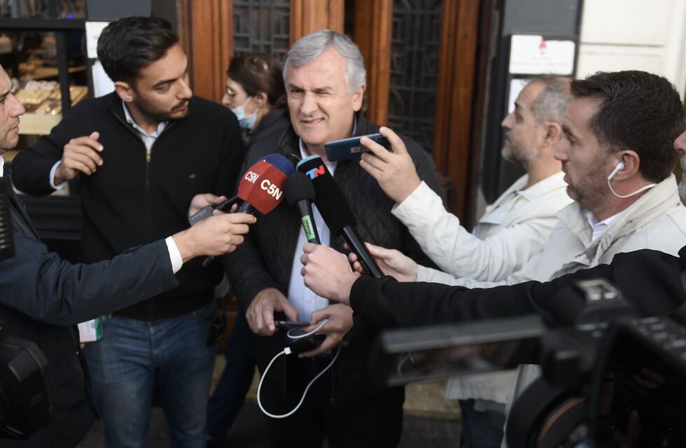 Morales respalda al ministro De Pedro en su apuesta al diálogo