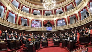 Escándalo en el Senado bonaerense: detuvieron a dos empleados por liderar una secta y abusar de mujeres.