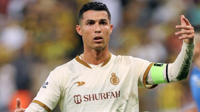 Cristiano Ronaldo, reacciona durante el partido de fútbol de la Saudi Pro League entre al-Ittihad y al-Nassr en el King Abdullah Sport City Stadium en Jeddah.