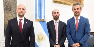 El ministro de Transporte, Franco Mogetta; el vicejefe de Gabinete, José Rolandi; y el presidente de la Cámara de Diputados, Martín Menem (Foto: HCDN)