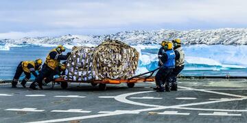 El rompehielos “Almirante Irízar” finalizó exitosamente el reabastecimiento de la Base Marambio.
Fotos: Armada Argentina.