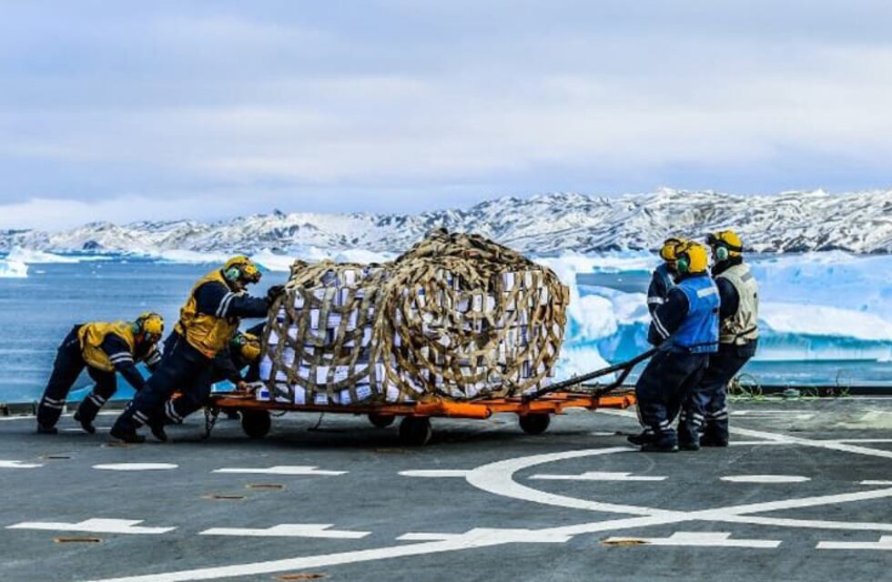 El rompehielos “Almirante Irízar” finalizó exitosamente el reabastecimiento de la Base Marambio
