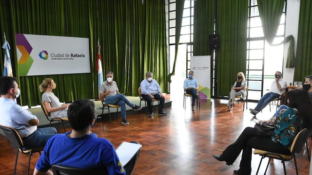 Reunión de Luis Castellano con los concejales sobre la situación epidemiológica de Rafaela.
