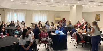 La provincia avanza en fortalecer la prevención del embarazo no intencional en adolescentes mediante formación técnica y acceso gratuito al método.