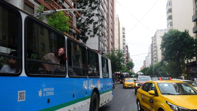 Este jueves 14 de agosto, aprobaron la regulación de las aplicaciones de transporte en Córdoba. (José Gabriel Hernández / La Voz / Ilustrativa)
