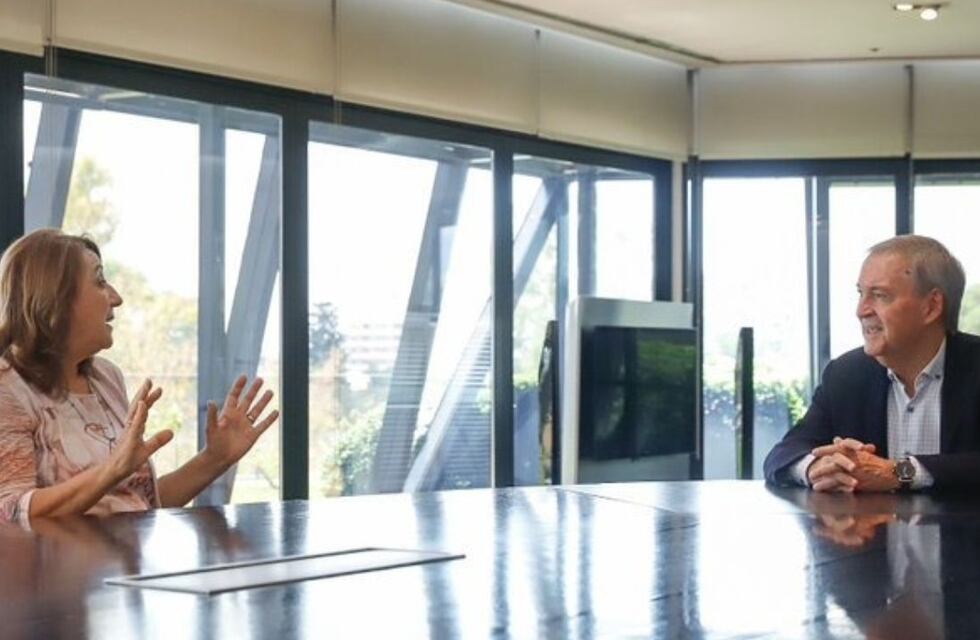 Juan Schiaretti recibió a Mónica Fein y coincidieron en una propuesta antigrieta “diferente”