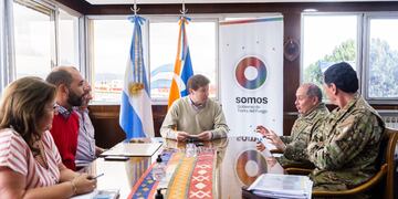 Melella se reunió con ingenieros del Ejército por obras en rutas de Tierra del Fuego