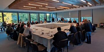 Gustavo Benedetti en la reunión con la Comunidad San Justo