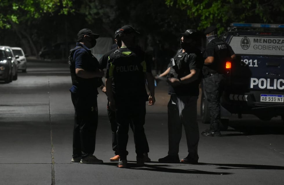 Gran operativo policial por un caso de violencia de género en Luján de Cuyo