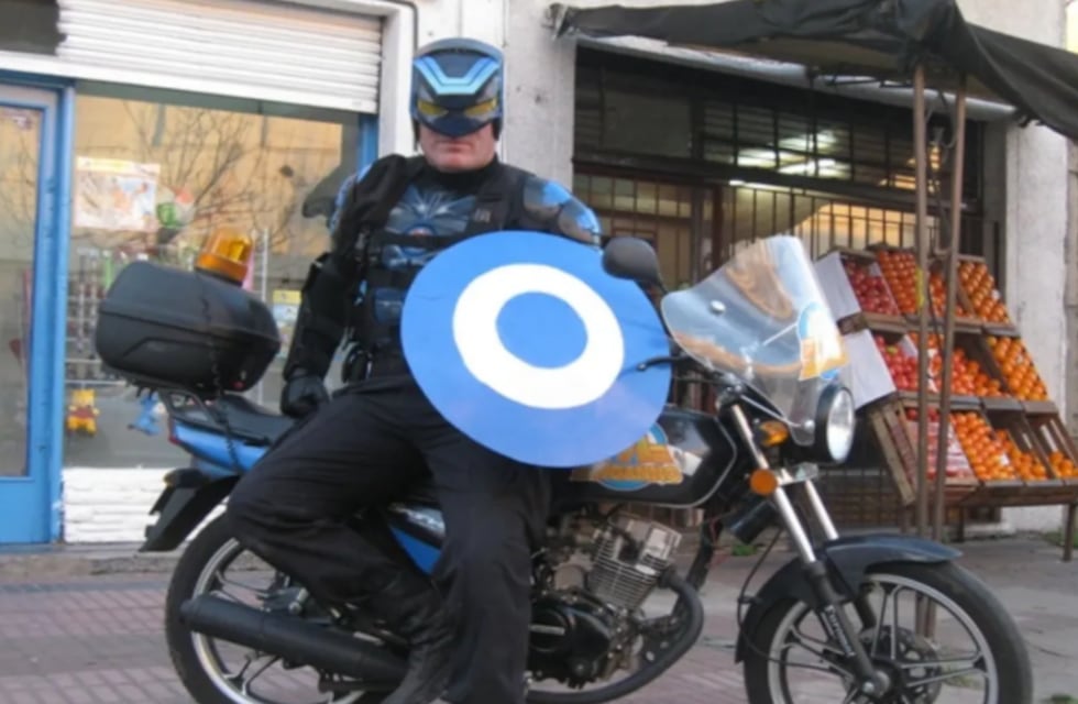 El pedido de ayuda del Capitán Menganno, el increíble superhéroe que tiene el Conurbano