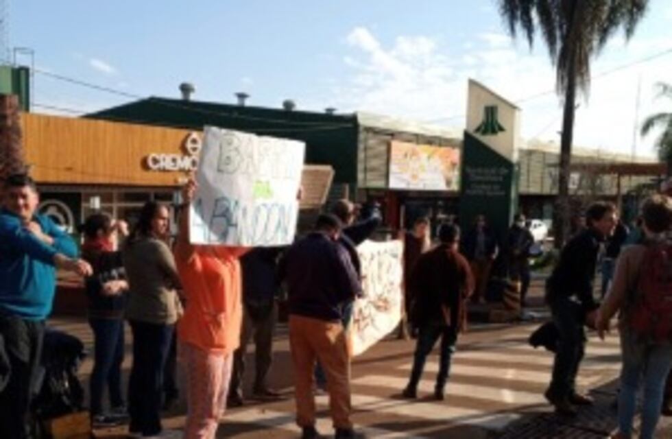 Vecinos de las 2000 Hectáreas exigen arreglo de calles