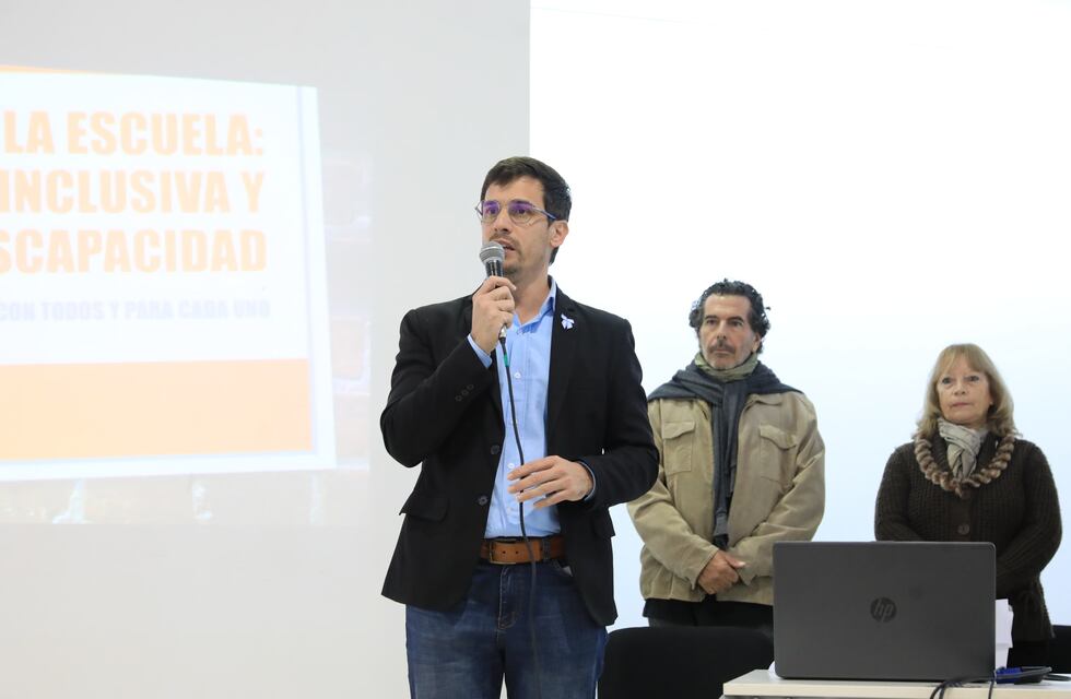 El intendente encabezó el tercer taller, “Repensar la Escuela, Educación Inclusiva y Discapacidad”