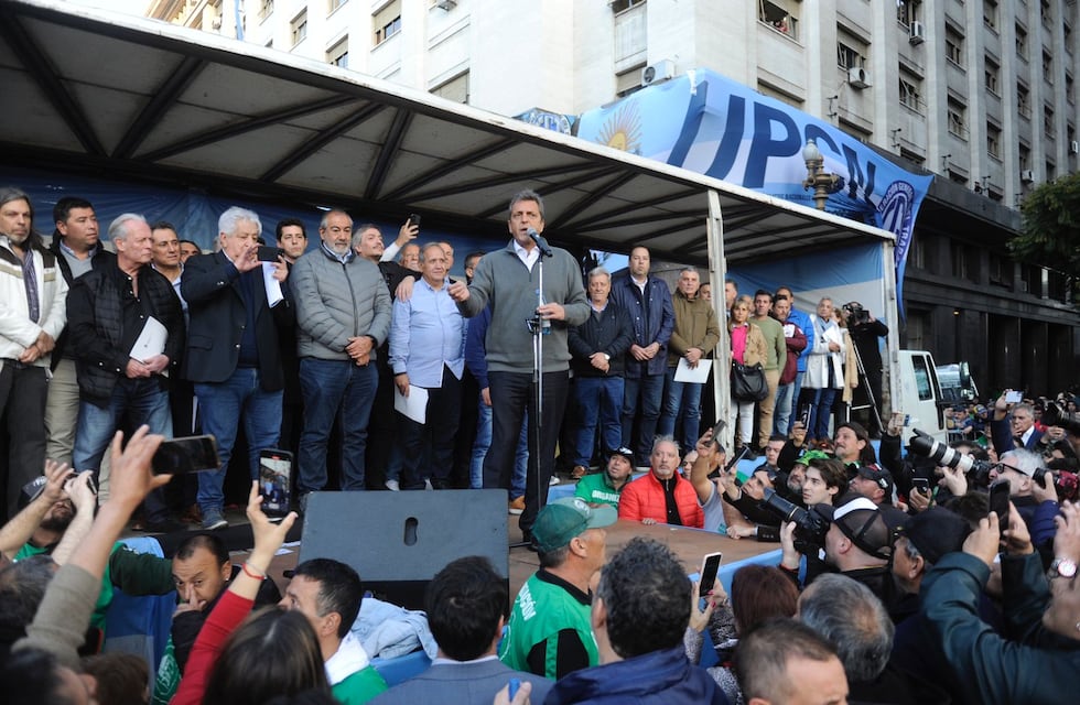 “No me vayan a comprar dólares”, el pedido de Massa tras anunciar los cambios en el Impuesto a las Ganancias