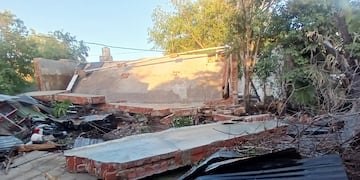 Los daños que provocó la explosión de la cisterna municipal.