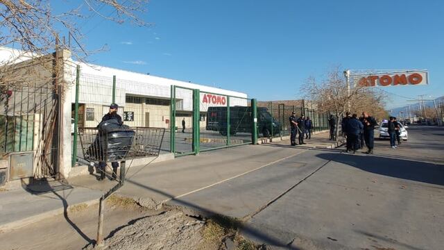El supermercado Átomo de Rawson fue víctima de un ataque con bomba molotov a tres días de los intentos de saqueos.