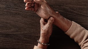 Estudio revela el posible detonante de la enfermedad de Parkinson y no es genético