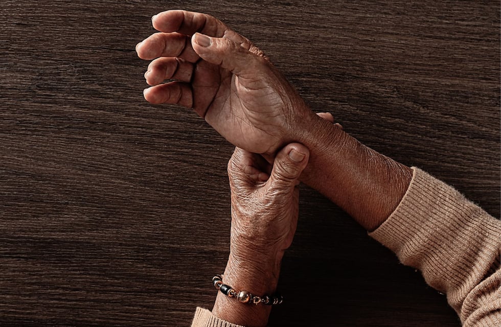 Estudio revela el posible detonante de la enfermedad de Parkinson y no es genético