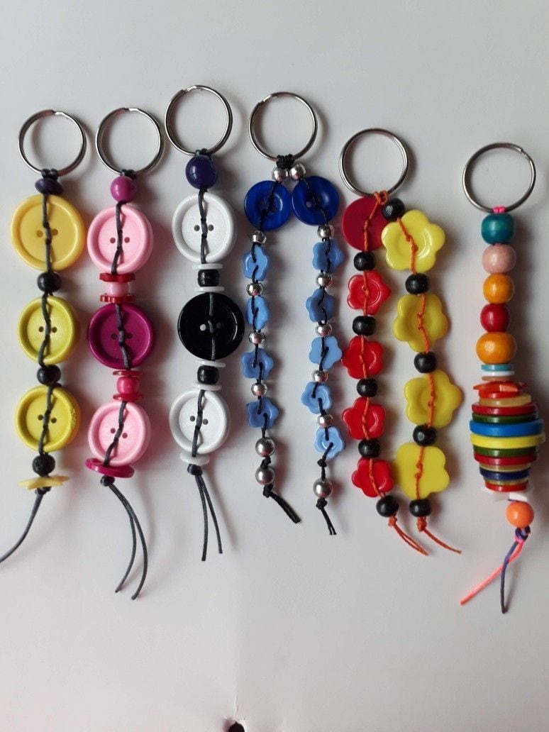 Reciclar botones y hacer llaveros