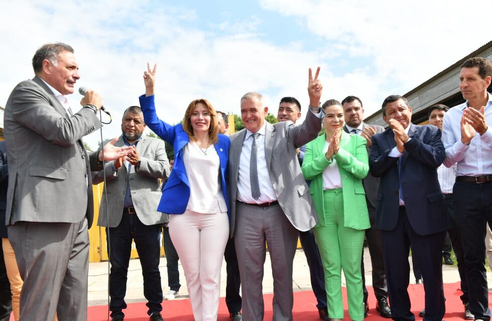 Más transitabilidad, menos barro: pavimento y cordón cuneta en Las Talitas