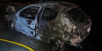 Incendio vehicular en Arroyito