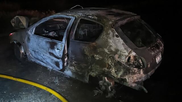 Incendio vehicular en Arroyito