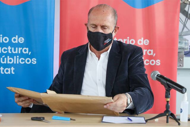 Perotti encabezó el acto de licitación de la obra de cloacas en Ataliva