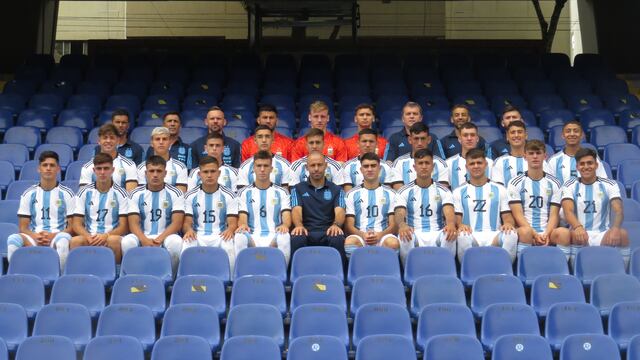 La foto oficial de la selección argentina sub 20 para el Sudamericano (AFA)