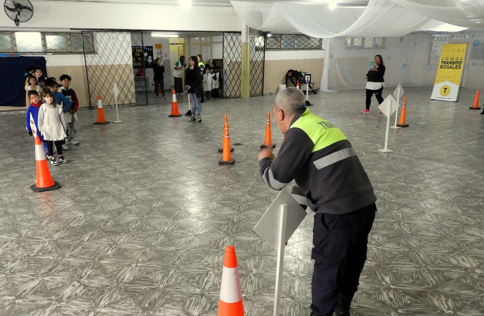 Trabajos de concientización y educación vial en la Escuela Primaria N°11