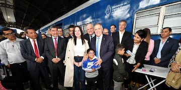 Jaldo, Pettovello y autoridades nacionales y locales presentaron el Tren Sanitario.