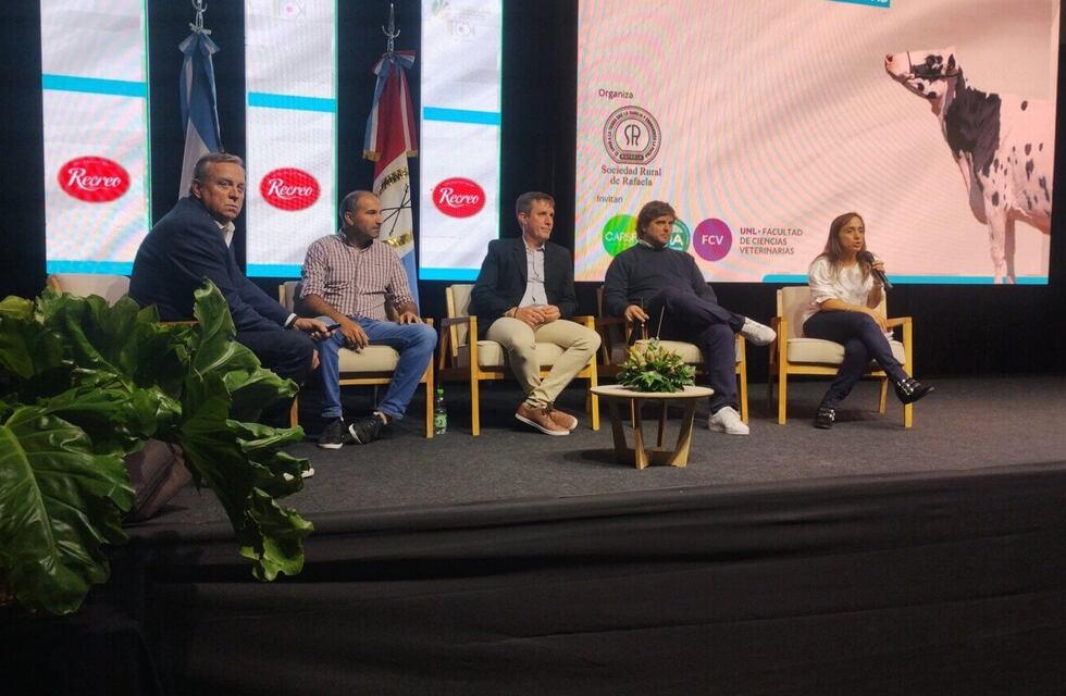 Política, comercialización y motivación, los ejes de la tarde de jueves en el 4° Seminario Internacional de Lechería