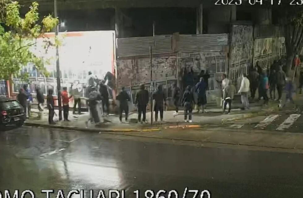 Adepa y su repudio por los escraches contra Clarín: “Instamos a la investigación del hecho y a la sanción de sus responsables”