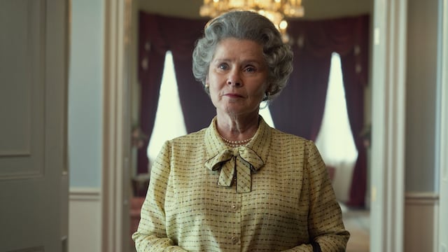 Imelda Staunton como la Reina Isabel II en The Crown