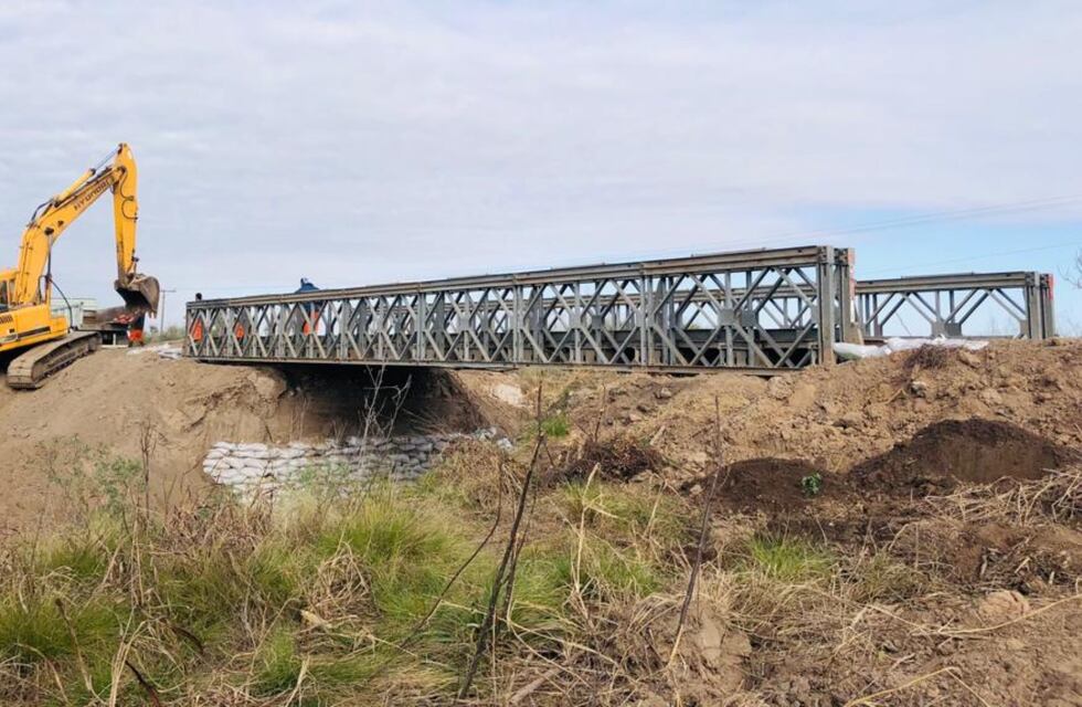 Instalaron un puente Bailey entre Soutomayor y Sarmiento