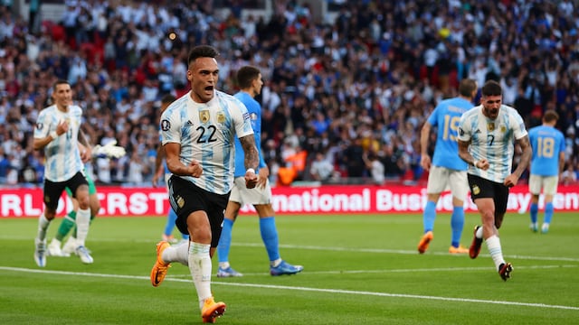 Lautaro Martínez puso el 1 a 0 para la Argentina ante Italia.