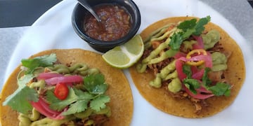 Hay 3 internados por intoxicación por tacos y 20 denuncias a Fusión Gastronómica en San Juan.